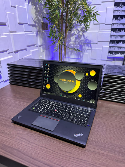 Lenovo Thinkpad T450 - Intel Core i5 - 256GB SSD - 8GB RAM - Touchscreen - (Minor body dent)