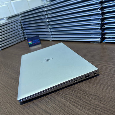 HP EliteBook 830 G8 - 11th Gen. Intel Core i5 - 256GB SSD - 8GB RAM - keyboard Light