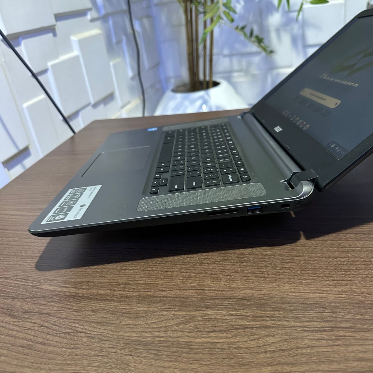 Acer Chromebook 15 - Intel Celeron N3060 - 16GB eMMc - 2GB RAM