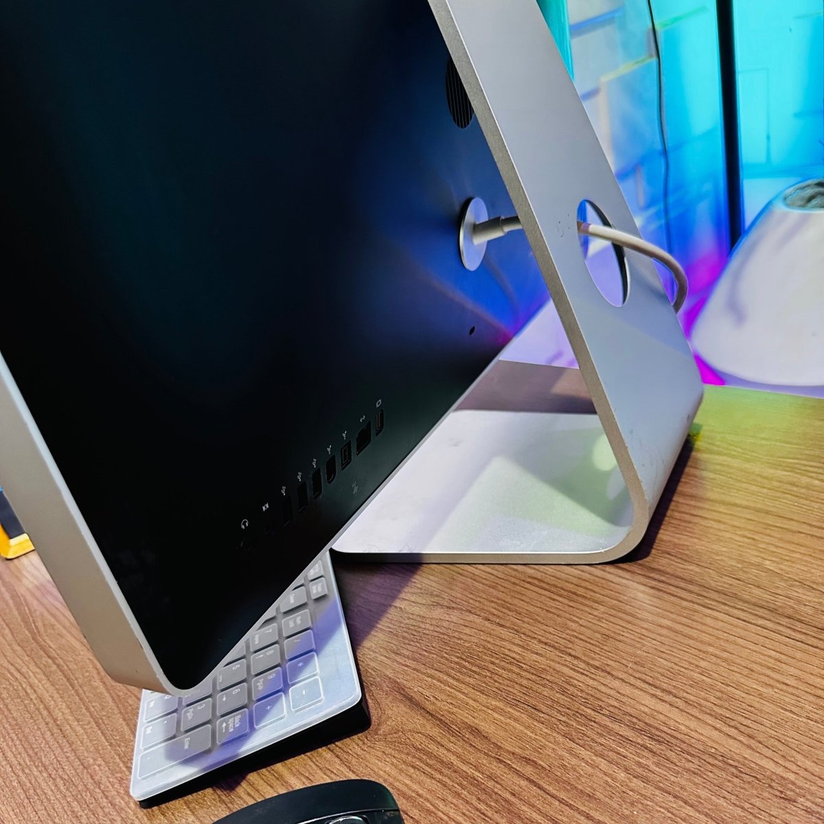 Apple iMac 24-Inch Early 2008 | 3.06GHz Core 2 Duo | 2GB RAM | 500GB HDD