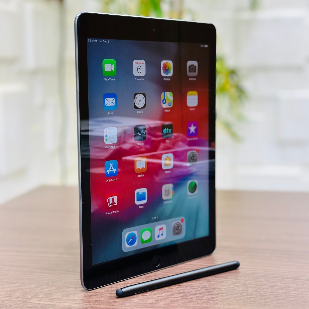 その他 IPAD AIR WI-FI 16GB Restored Apple iPad Air 16GB with Wi-Fi Black (Refurbished