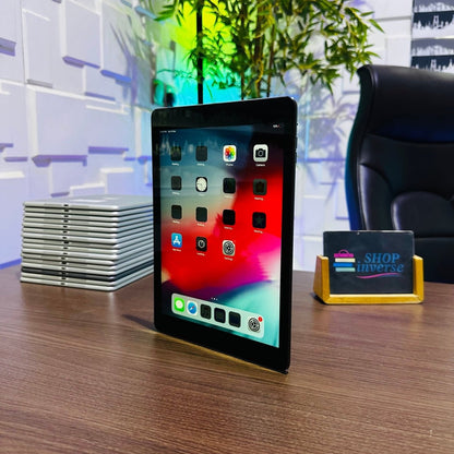 Apple iPad Air - 16GB - WiFi - Space Grey