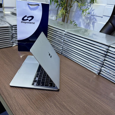 Apple MacBook Air 2020 - Intel Core i5 - 256GB SSD - 8GB RAM - Touch ID - Keyboard Light