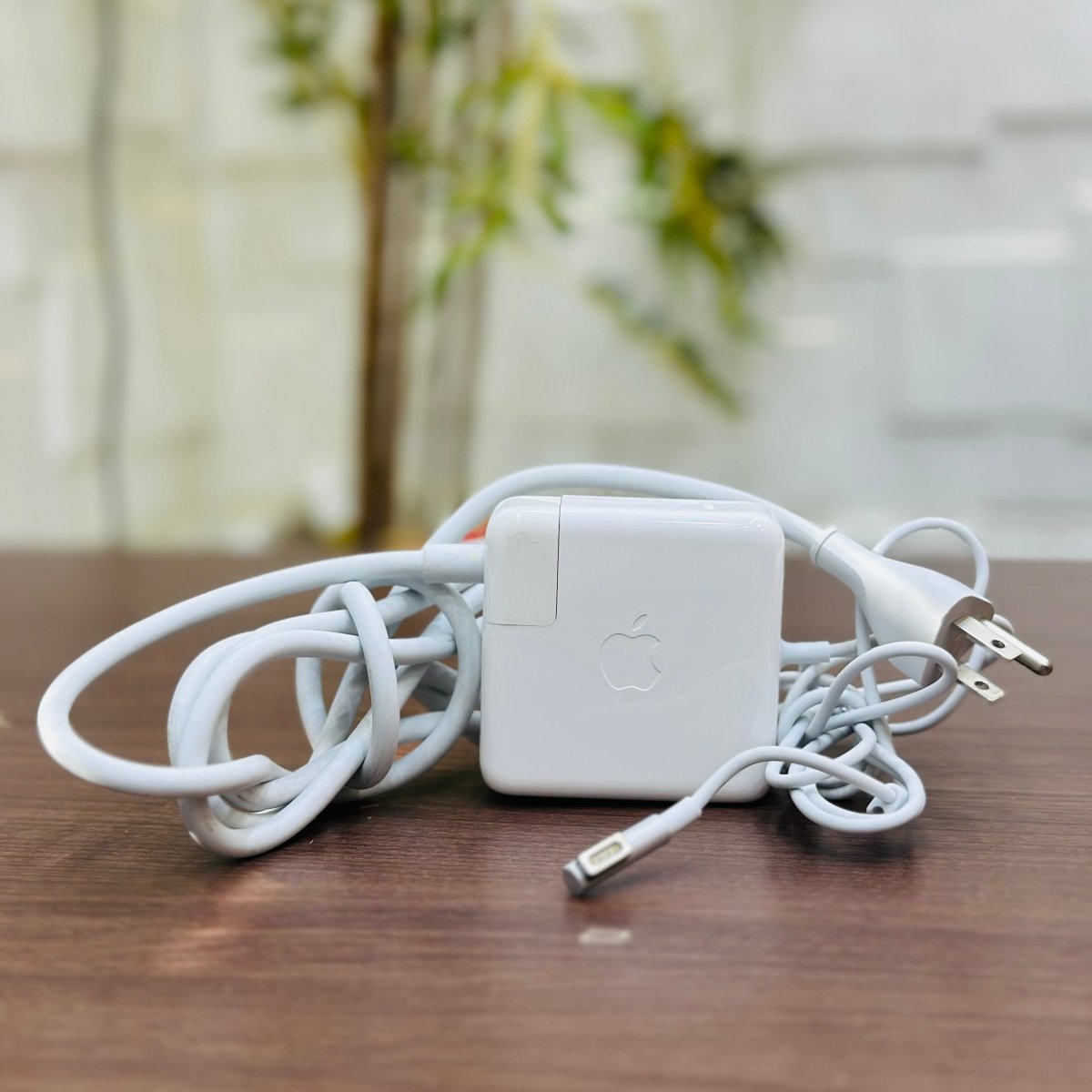Apple MacBook Charger - Safe 1