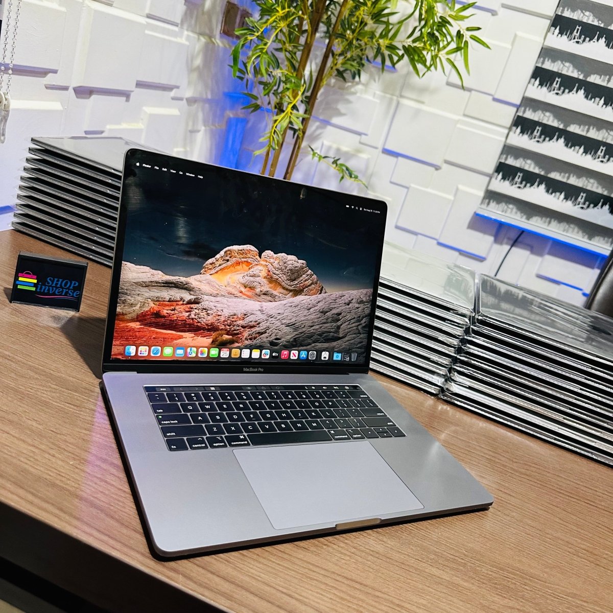 Apple MacBook Pro 2018 - Intel Core i7 - 500GB SSD - 16GB RAM - 4GB Dedicated Graphics - Touch ID - Touch Bar - Keyboard Light - (Minor body scratch)