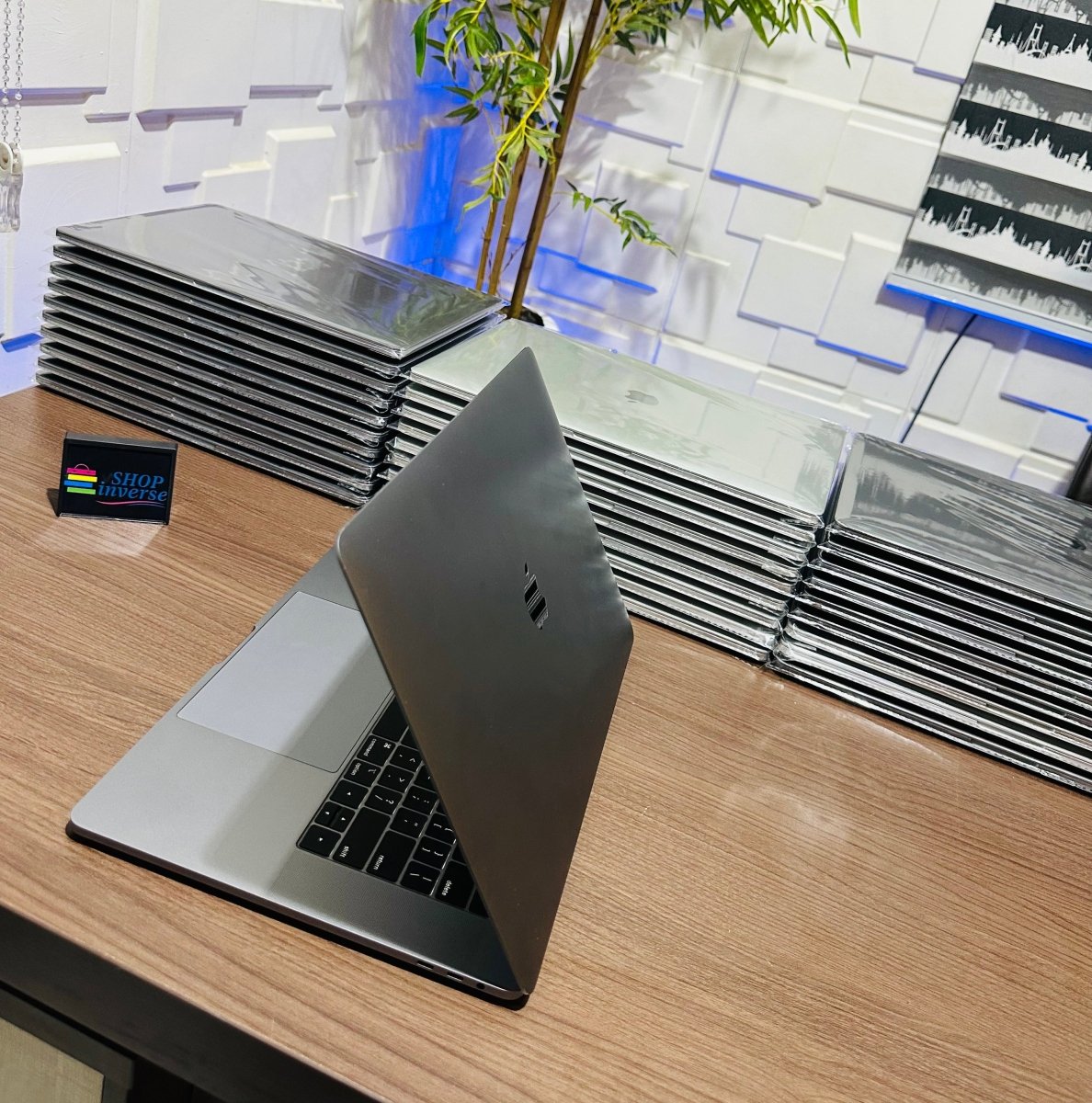 Apple MacBook Pro 2018 - Intel Core i9 - 1TB SSD - 32GB RAM - 4GB