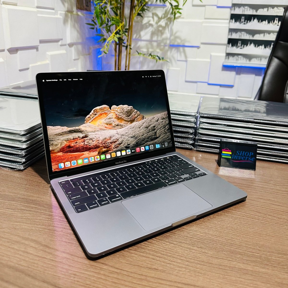 Apple MacBook Pro 2019 - Intel Core i5 - 128GB SSD - 8GB RAM - Touch ID - Touch Bar - Keyboard Light