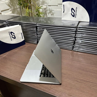 Apple MacBook Pro 2019 - Intel Core i7 - 256GB SSD - 16GB RAM - 4GB Dedicated Graphics - Touch ID - Touch Bar - Keyboard Light