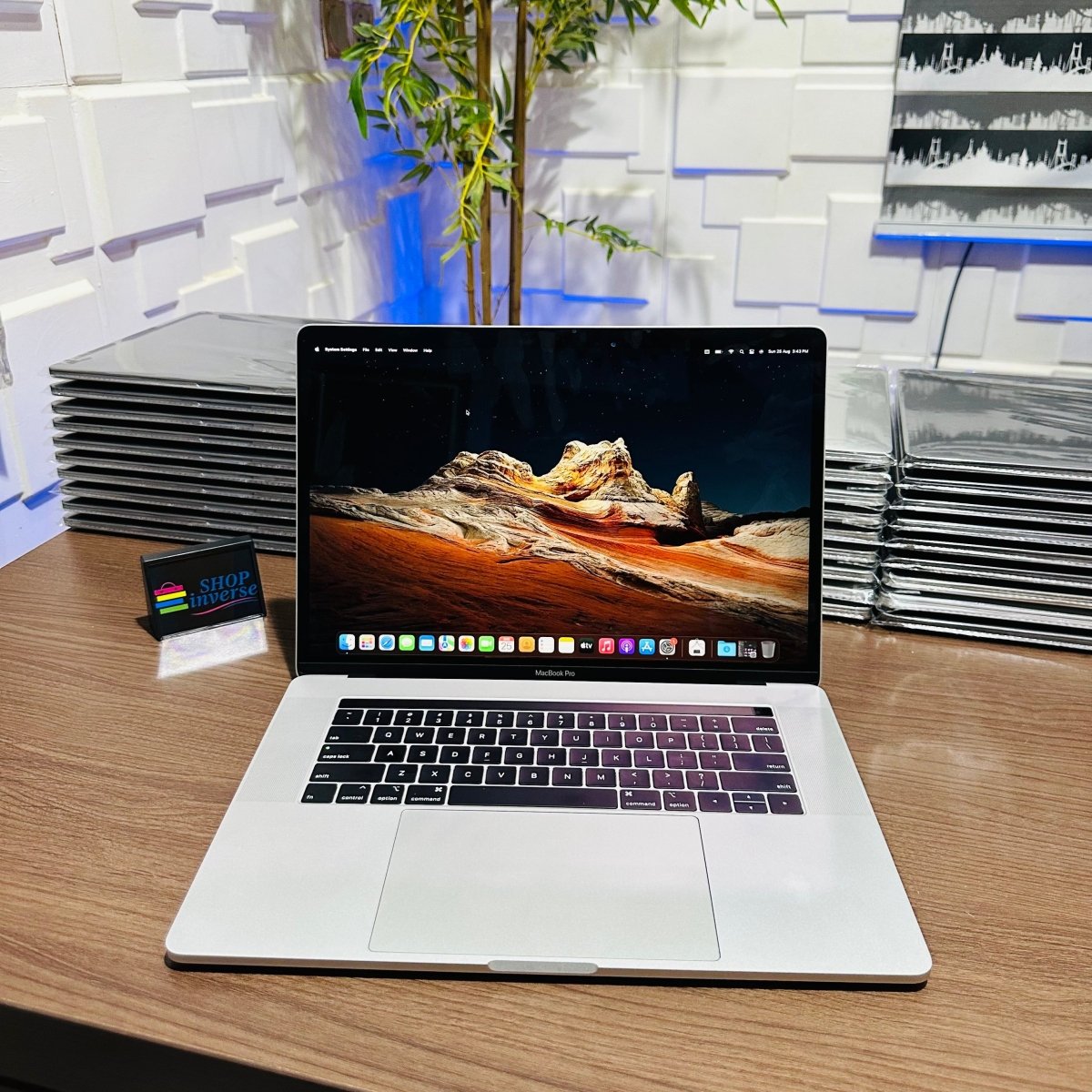 Apple MacBook Pro 2019 - Intel Core i7 - 500GB SSD - 16GB RAM - 4GB Dedicated Graphics - Touch ID - Touch Bar - Keyboard Light