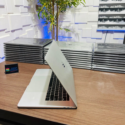 Apple MacBook Pro 2019 - Intel Core i7 - 500GB SSD - 16GB RAM - 4GB Dedicated Graphics - Touch ID - Touch Bar - Keyboard Light