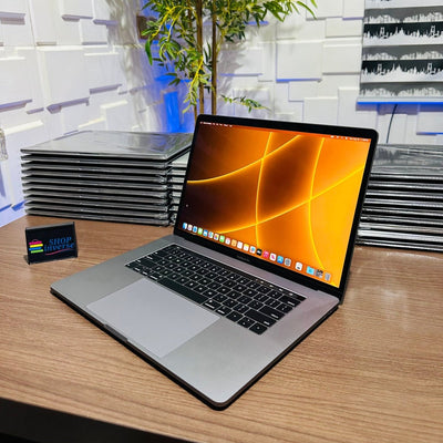 Apple MacBook Pro 2019 - Intel Core i9 - 500GB SSD - 32GB RAM - 4GB Dedicated Graphics - Touch ID - Touch Bar - Keyboard Light