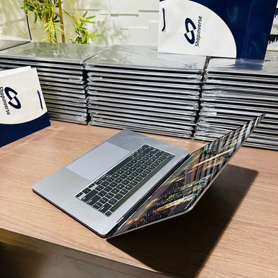 Apple MacBook Pro 2019 - Intel Core i9 - 500GB SSD - 32GB RAM - 4GB Dedicated Graphics - Touch ID - Touch Bar - Keyboard Light