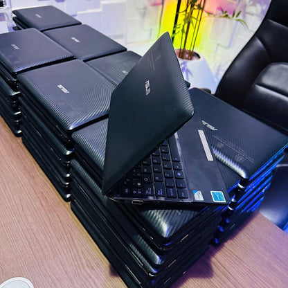 Asus Eee PC Seashell - Intel Atom N450 - 320GB HDD - 2GB RAM - (Bad battery)