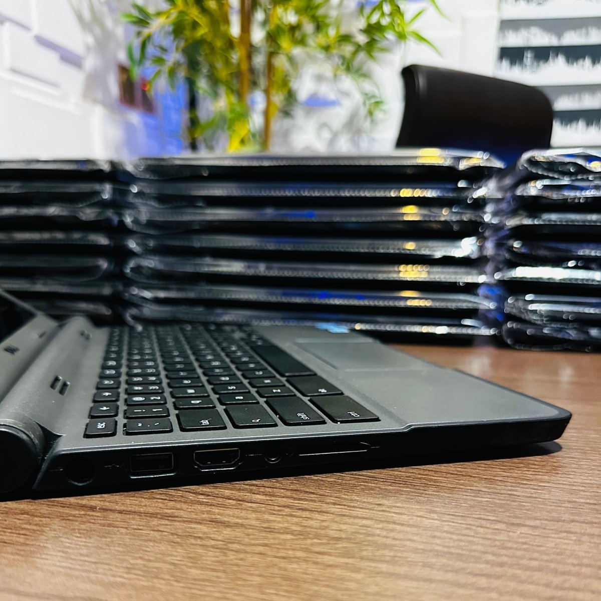 Dell Chromebook 11 | Intel Celeron | 2GB RAM | 16GB eMMC | Minor Dent