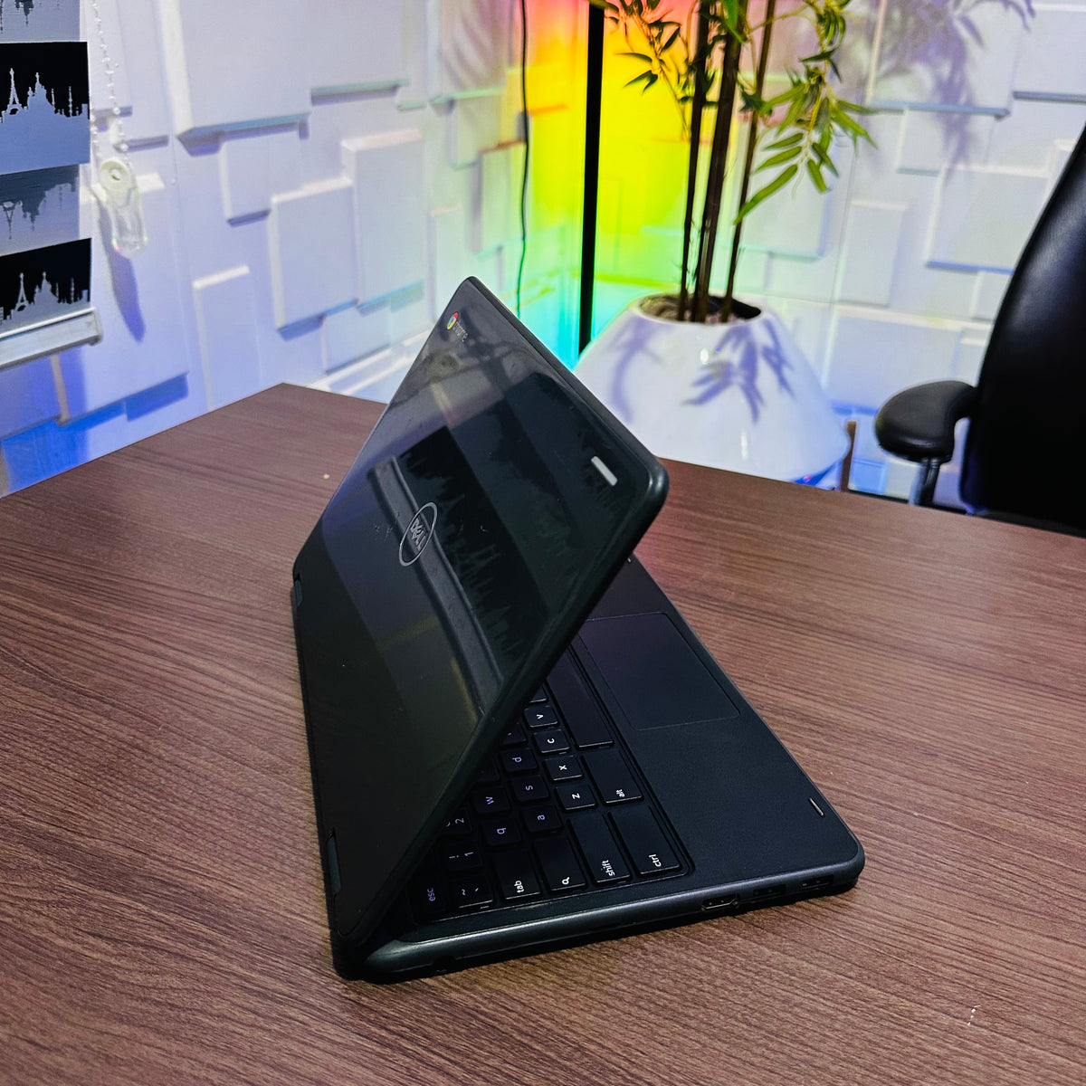 Dell Chromebook 3100 2 - in - 1 - Intel Celeron N4020 - 32GB eMMC - 4GB RAM - Touchscreen