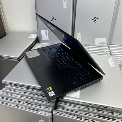 Dell G5 5500 Gaming - 10th Gen. Intel Core i7 - 2TB SSD - 64GB RAM - 6GB Nvidia RTX - Keyboard Light