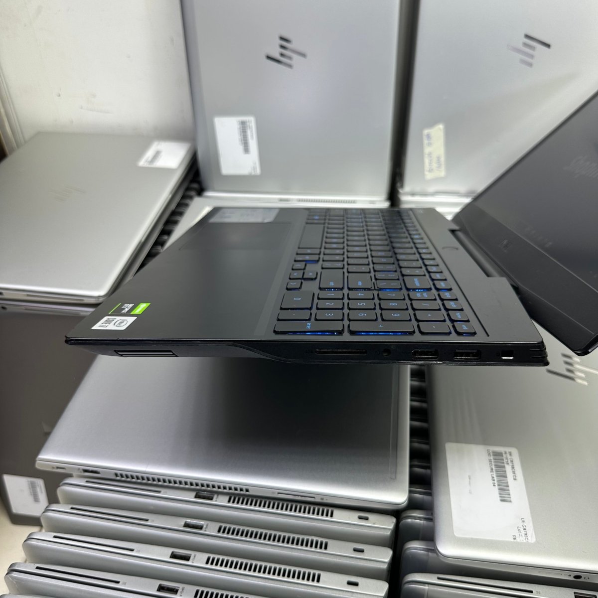 Dell G5 5500 Gaming - 10th Gen. Intel Core i7 - 2TB SSD - 64GB RAM - 6GB Nvidia RTX - Keyboard Light
