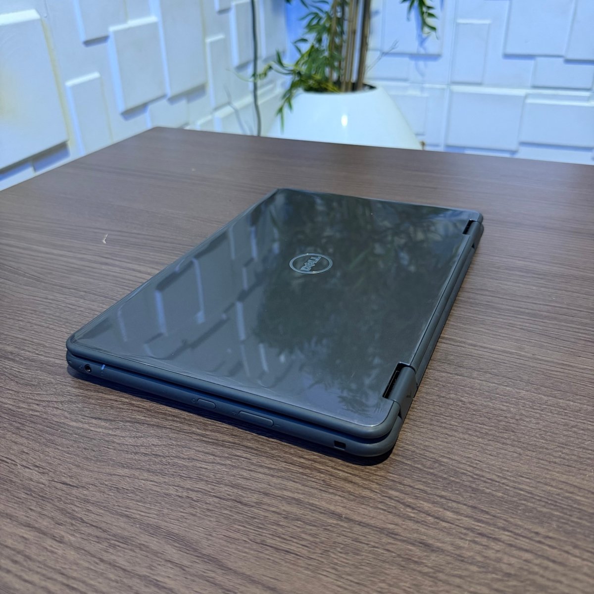 Dell Latitude 3189 2-in-1 | Intel Pentium N4200 | 8GB RAM | 256GB SSD | Touchscreen