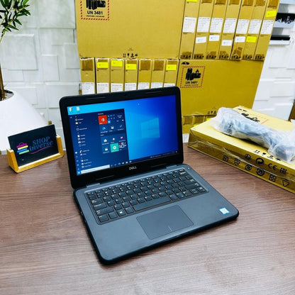 Dell Latitude 3300 - 8th Gen. Intel Core i5 - 256GB SSD - 8GB RAM - Touchscreen