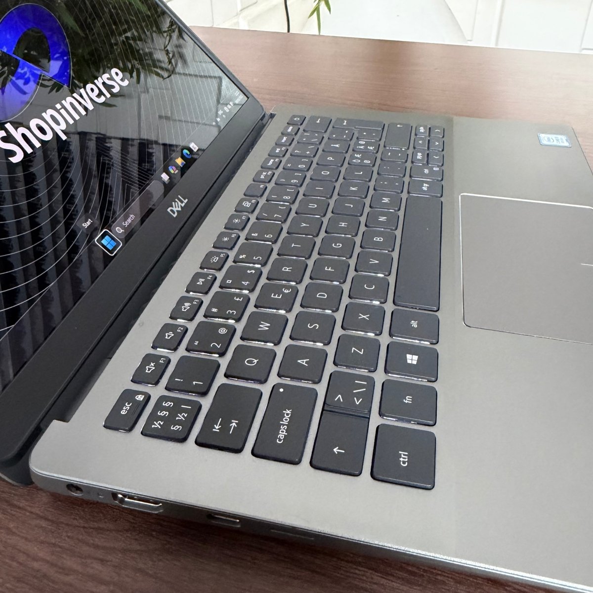 Dell Latitude 3301 | 8th Gen Core i5 | 8GB RAM | 256GB SSD | Backlit Keyboard