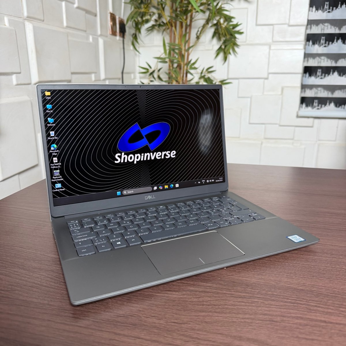 Dell Latitude 3301 | 8th Gen Core i5 | 8GB RAM | 256GB SSD | Backlit Keyboard
