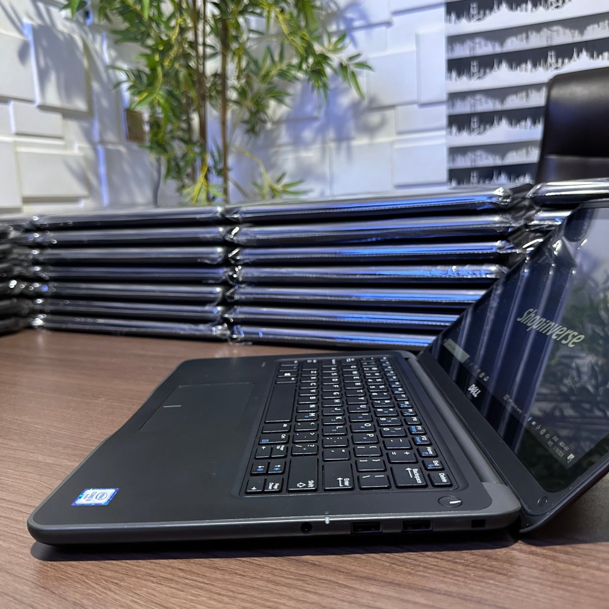 Dell Latitude 3380 - 6th Gen. Intel Core i3 - 128GB SSD - 4GB RAM - Touchscreen