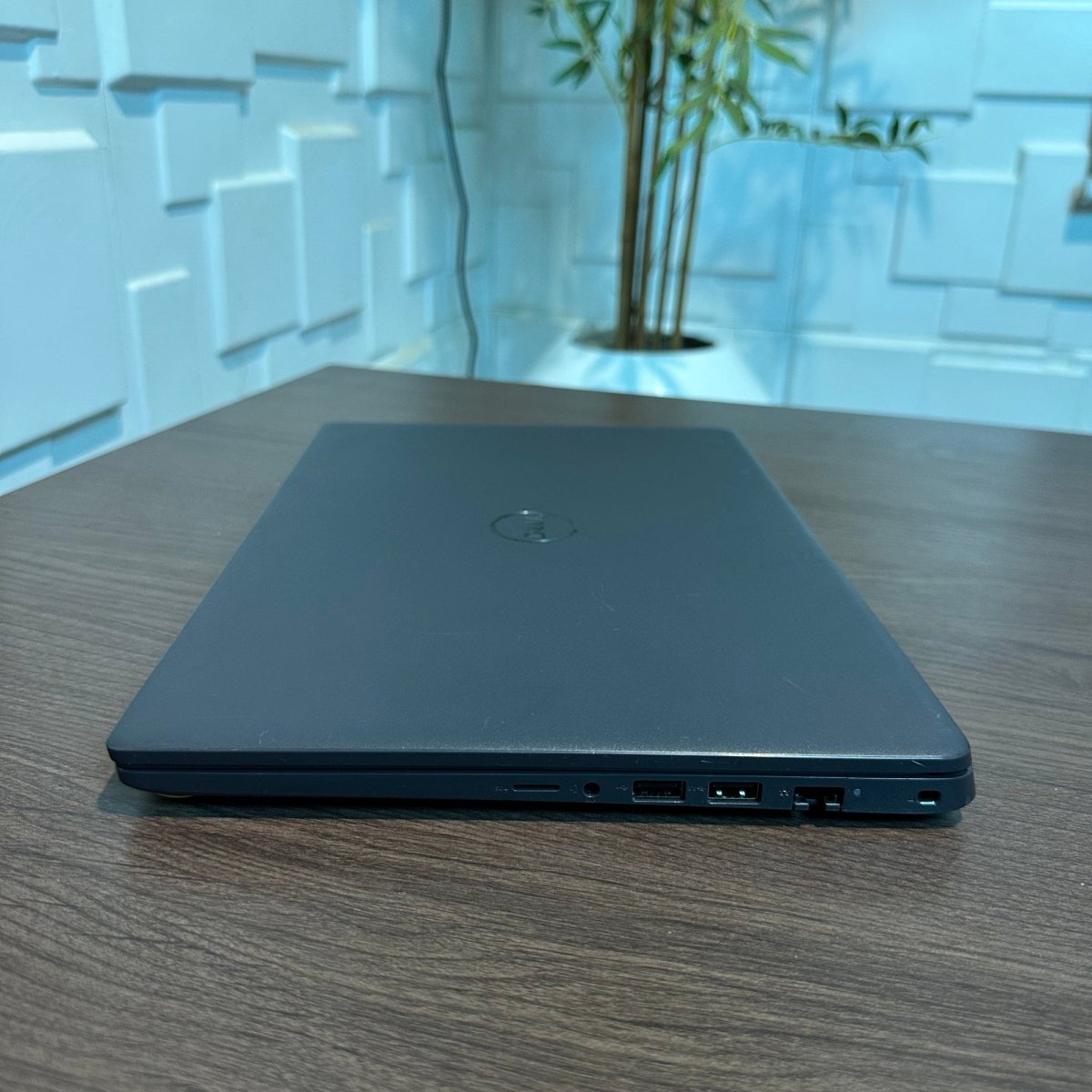 Dell Latitude 3410 | 10th Gen Core i5 | 8GB RAM | 256GB SSD | Full HD Touchscreen