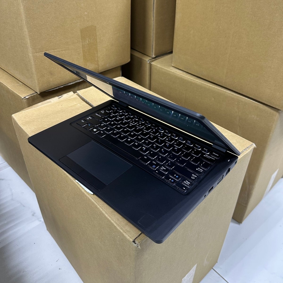 Dell Latitude 5290 - 8th Gen. Intel Core i5 - 256GB SSD - 8GB RAM