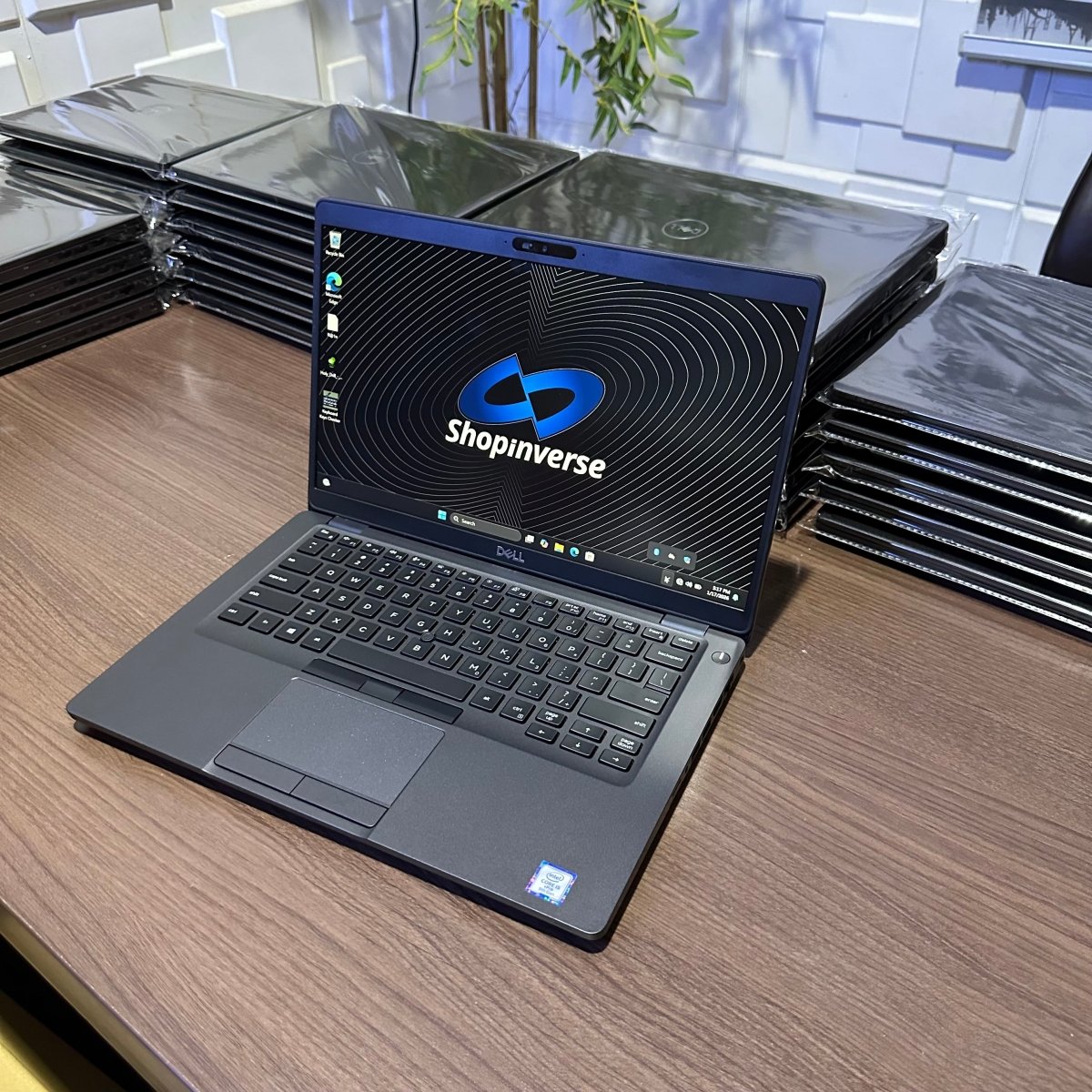 Dell Latitude 5400 - 8th Gen. Intel Core i5 - 256GB SSD - 8GB RAM