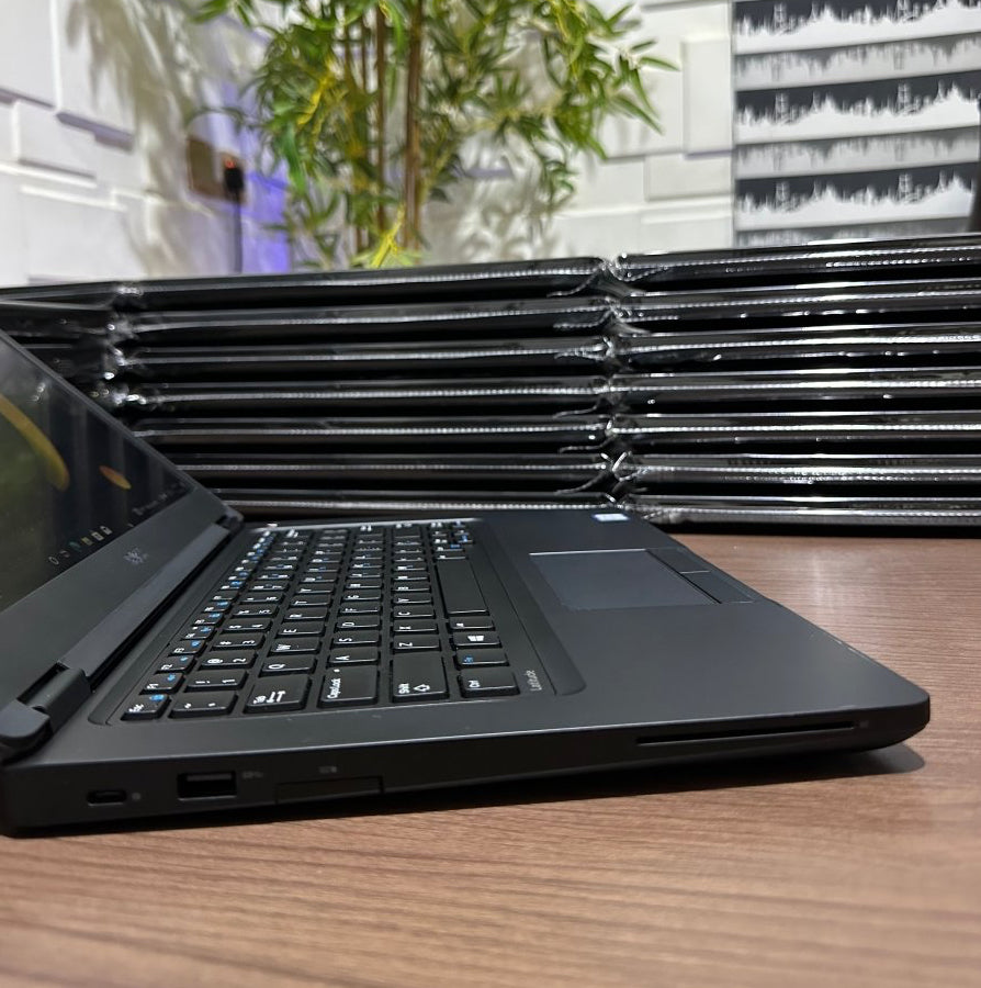 Dell Latitude 5480 - 6th Gen. Intel Core i5 - 256GB SSD - 8GB RAM - Keyboard Light
