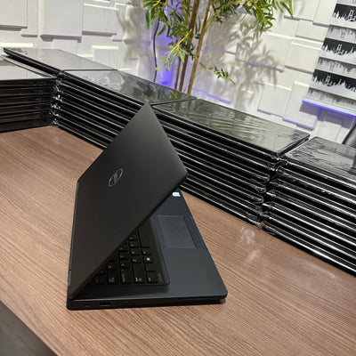Dell Latitude 5480 - 6th Gen. Intel Core i5 - 256GB SSD - 8GB RAM - Keyboard Light
