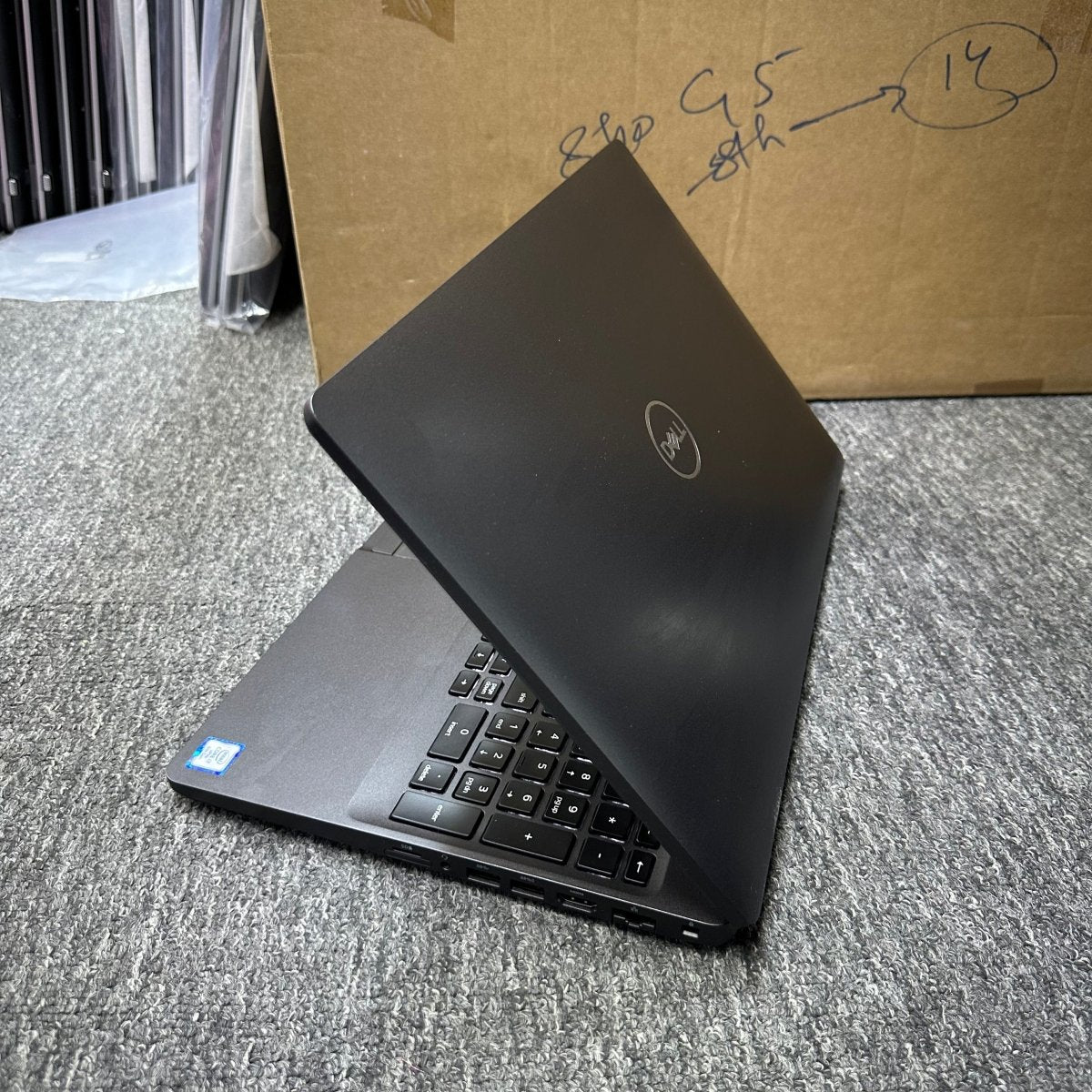 Dell Latitude 5500 - 8th Gen. Intel Core i7 - 256GB SSD - 8GB RAM - Touchscreen - Keyboard Light