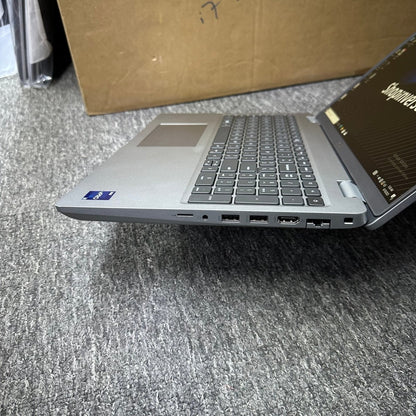 Dell Latitude 5531 - 12th Gen. Intel Core i7 - 512GB SSD - 32GB RAM - 2GB Nvidia GeForce MX550 - Keyboard Light