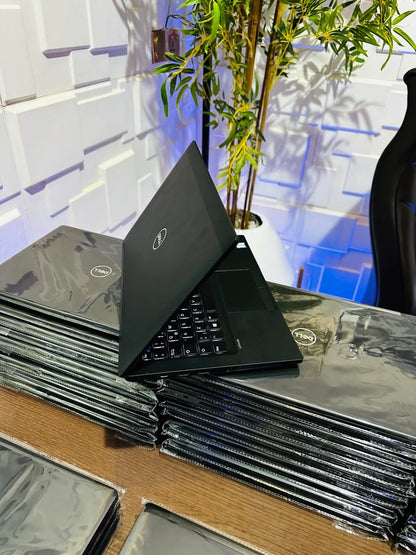 Dell Latitude 7280 - 6th Gen. Intel Core i7 - 256GB SSD - 8GB RAM - Keyboard Light - Touchscreen