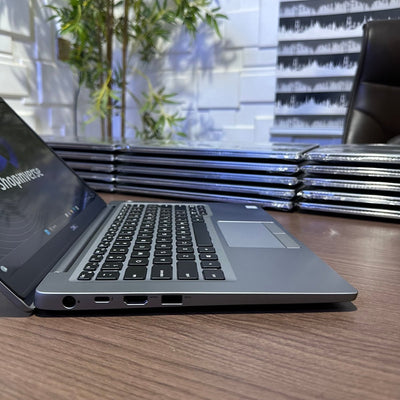 Dell Latitude 7300 - 8th Gen. Intel Core i7 - 256GB SSD - 8GB RAM - keyboard Light - Touchscreen