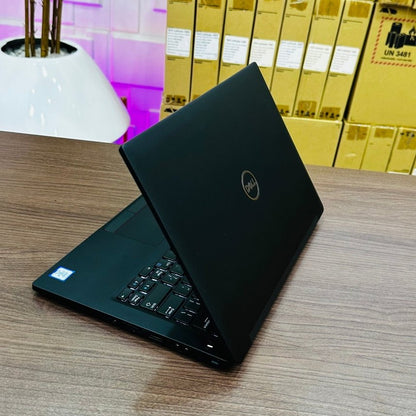 Dell Latitude 7380 - 7th Gen. Intel Core i5 - 256GB SSD - 8GB RAM - Keyboard Light