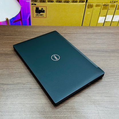 Dell Latitude 7380 - 7th Gen. Intel Core i5 - 256GB SSD - 8GB RAM - Keyboard Light