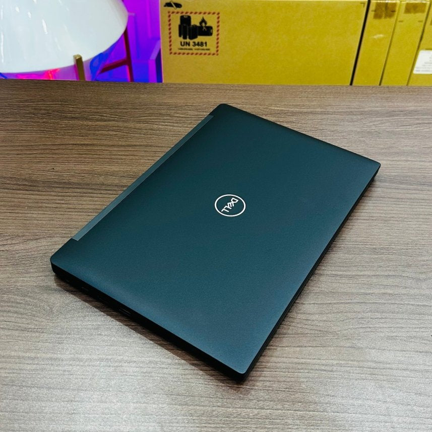 Dell Latitude 7380 - 7th Gen. Intel Core i5 - 256GB SSD - 8GB RAM - Keyboard Light