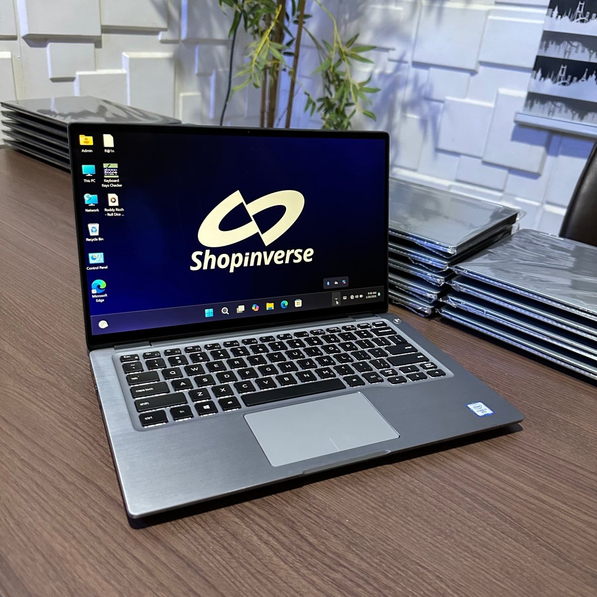 Dell Latitude 7400 2-in-1 - 8th Gen. Intel Core i5 - 256GB SSD