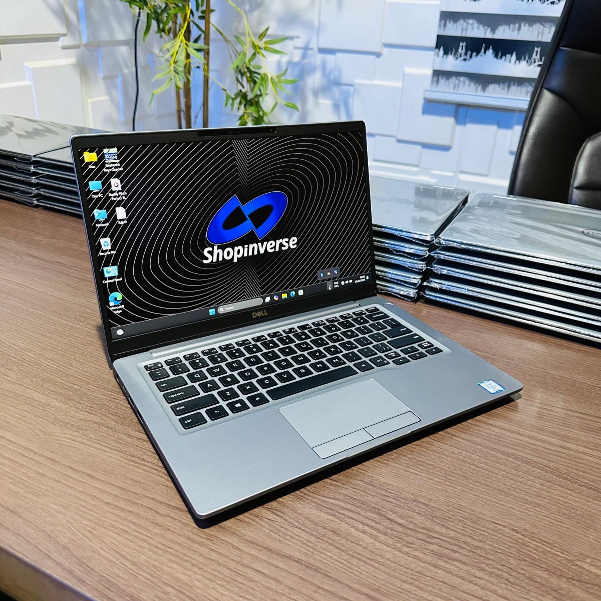 Dell Latitude 7400 - 8th Gen. Intel Core i7 - 256GB SSD - 8GB RAM - HDMI - keyboard Light - Touchscreen