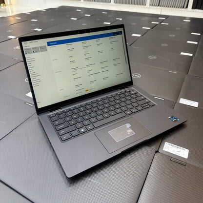 Dell Latitude 7420 2 - in - 1 - 11th Gen. Intel Core i5 - 256GB SSD - 16GB RAM - Touchscreen - (Minor body dent)