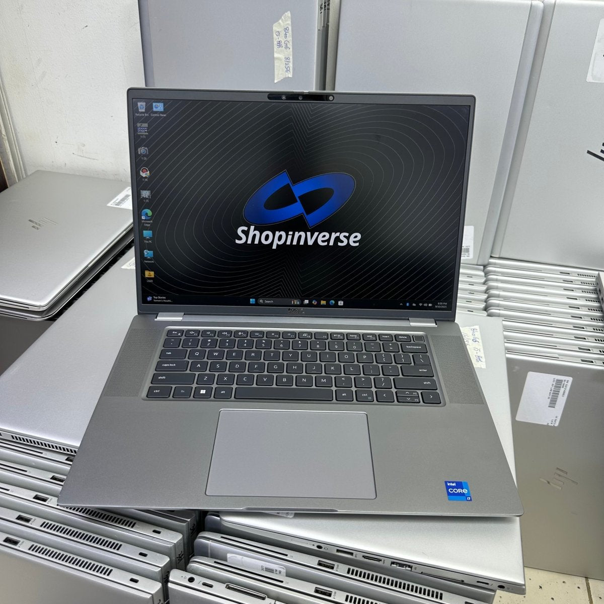 Dell Latitude 7640 - 13th Gen. Intel Core i7 - 1TB SSD - 32GB RAM - Keyboard Light