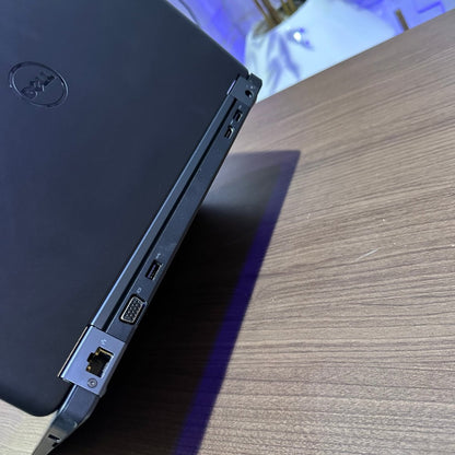 Dell Latitude E5450 - Intel Core i5 - 500GB HDD - 8GB RAM