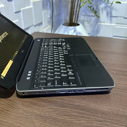 Dell Latitude E5520 - Intel Core i5 - 250GB HDD - 4GB RAM - Keyboard Light