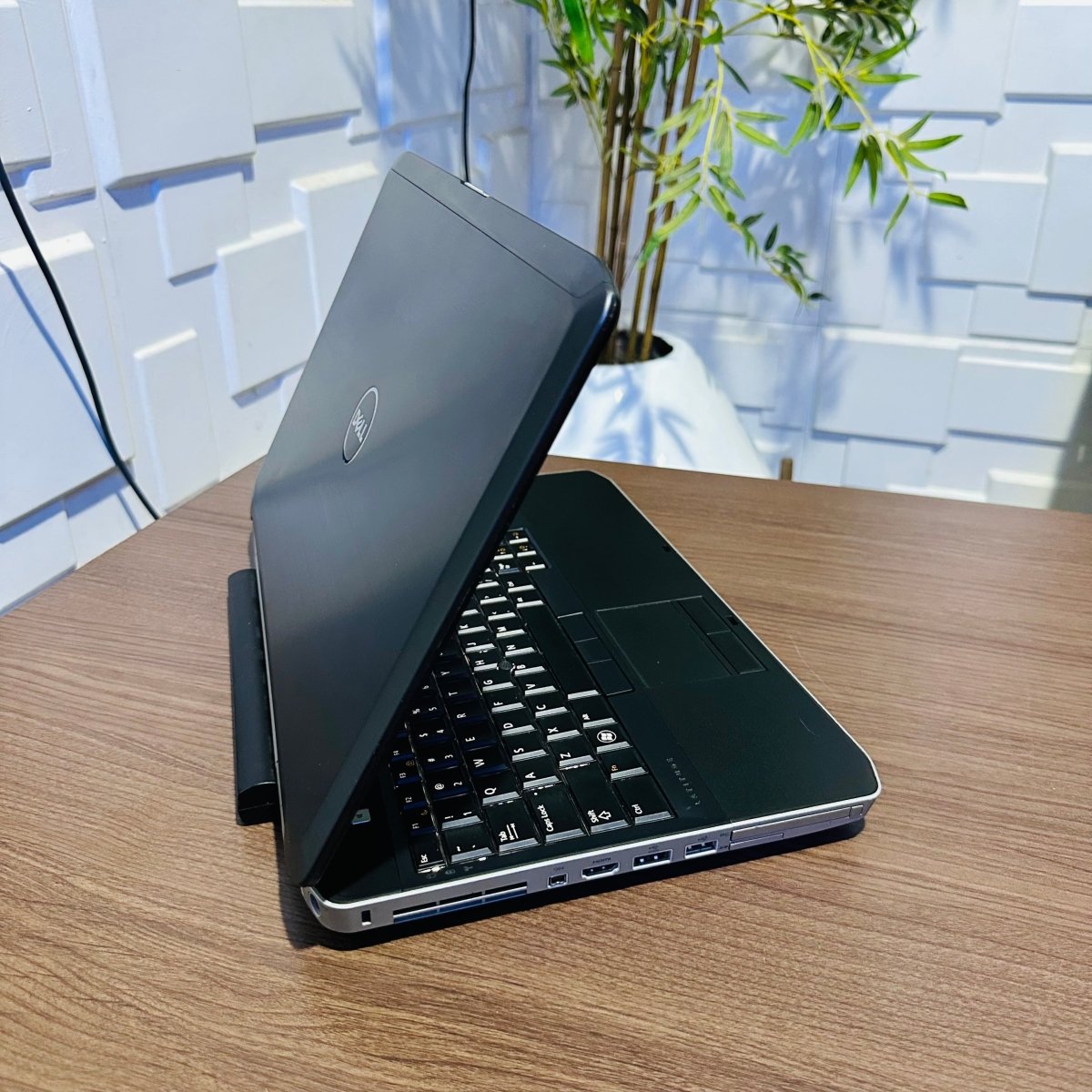 Dell Latitude E5530 - Intel Core i7 - 250GB HDD - 8GB RAM - Keyboard Light