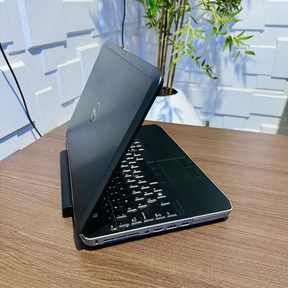 Dell Latitude E5530 - Intel Core i7 - 250GB HDD - 8GB RAM - Keyboard Light