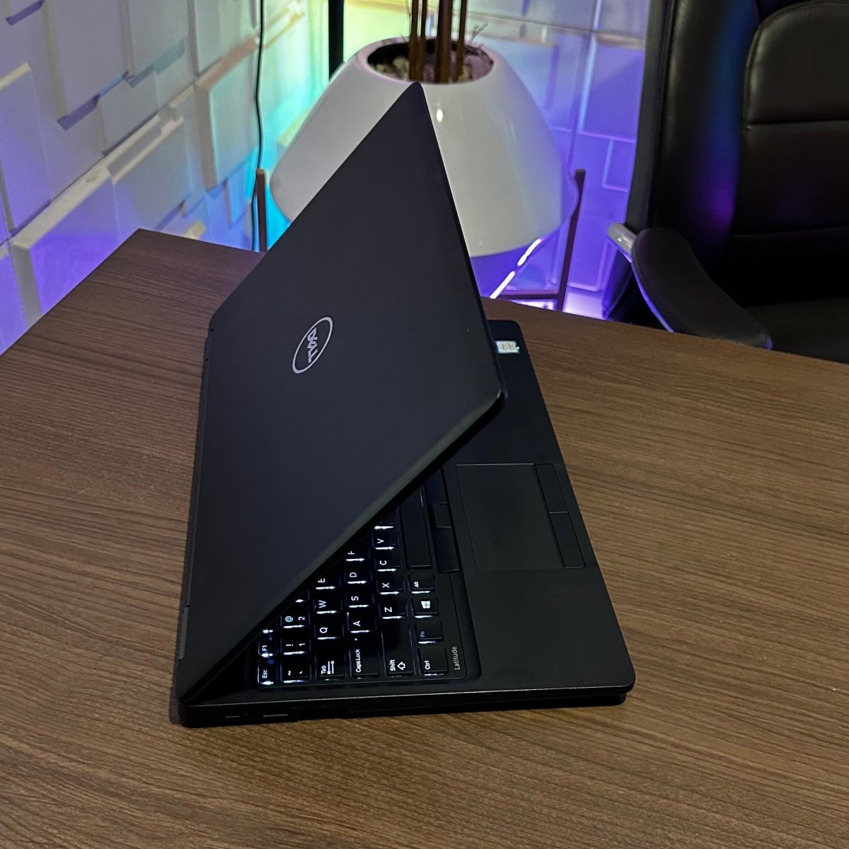 Dell Latitude E5570 - 6th Gen. Intel Core i5 - 256GB SSD - 8GB RAM - Keyboard Light