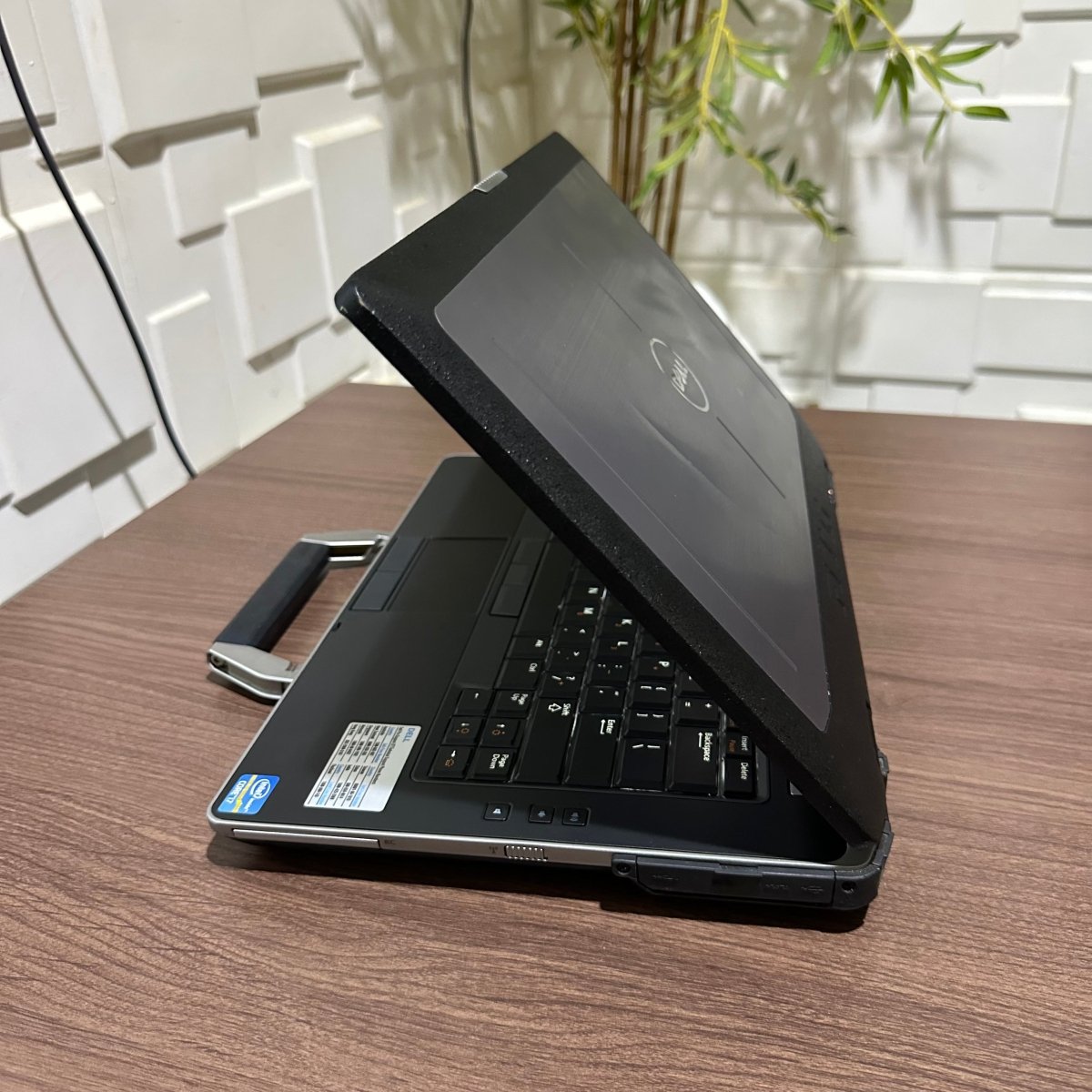 Dell Latitude E6430 ATG - Intel Core i7 - 250GB HDD - 8GB RAM - Keyboard Light