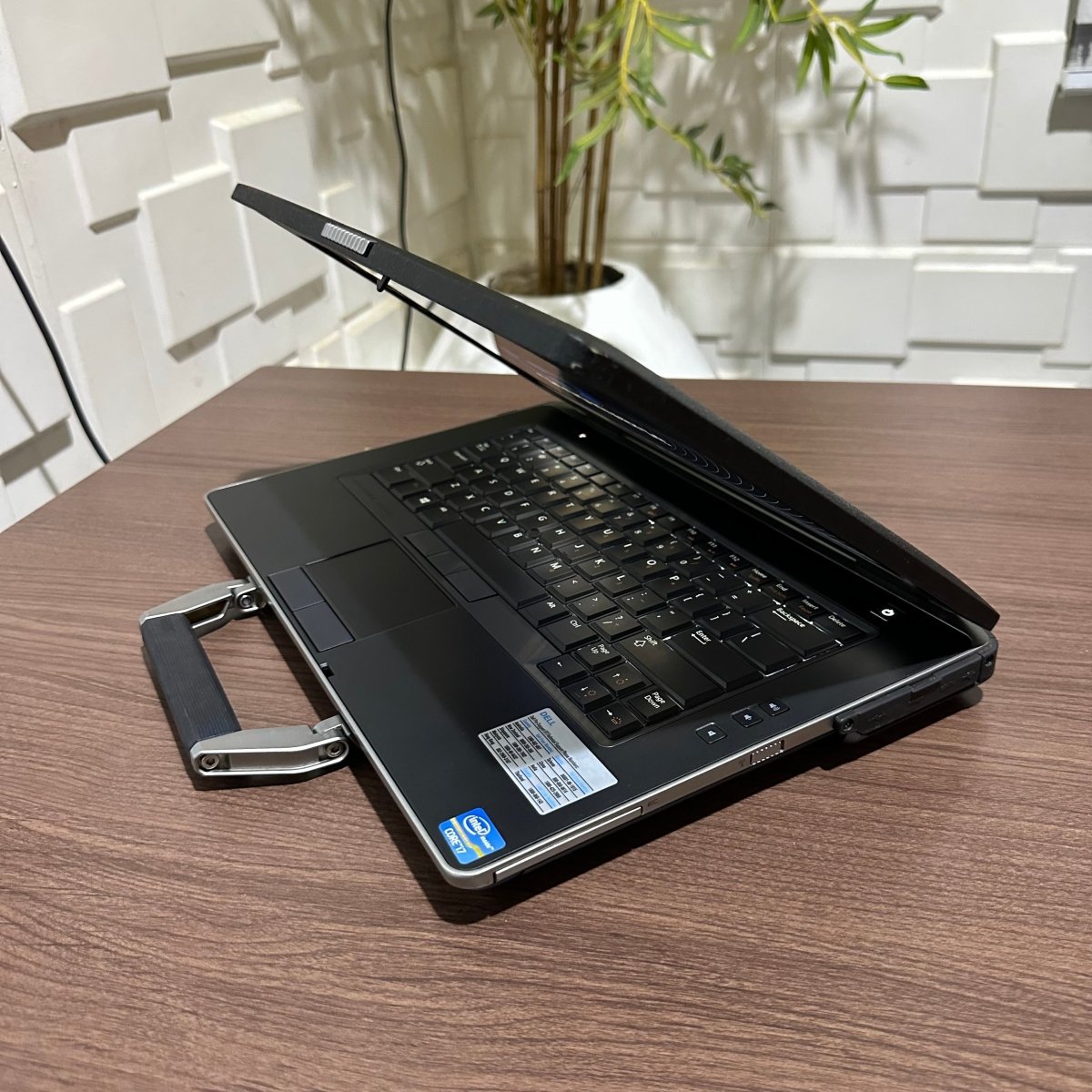 Dell Latitude E6430 ATG - Intel Core i7 - 250GB HDD - 8GB RAM - Keyboard Light