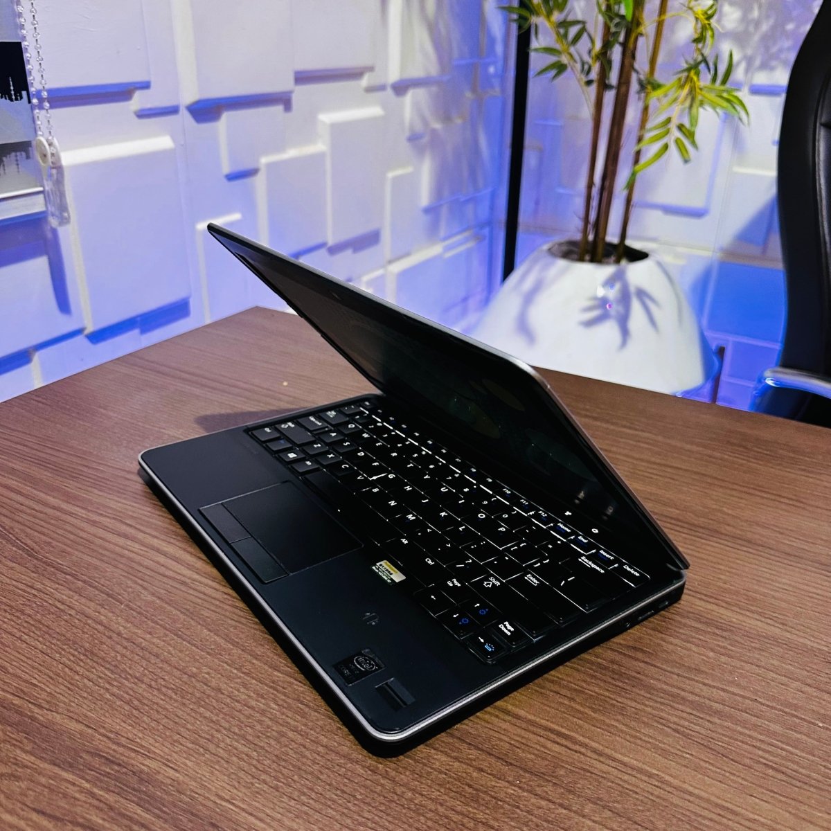 Dell Latitude E7240 - Intel Core i5 - 128GB SSD - 4GB RAM - keyboard Light